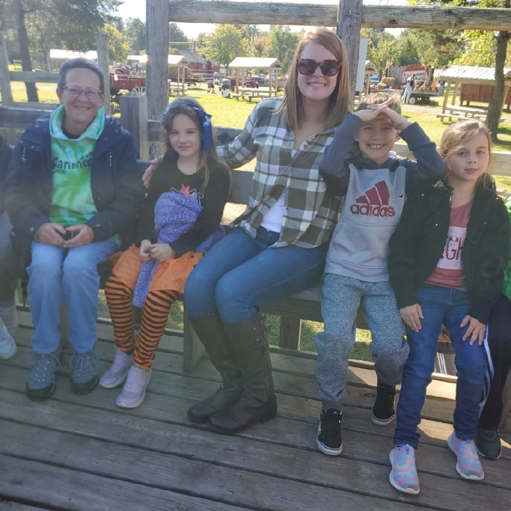 What an amazing day for a trip to the apple orchard ๐